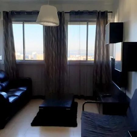 With 3 Bedrooms In With Wifi 23 Km From The Beach Apartment