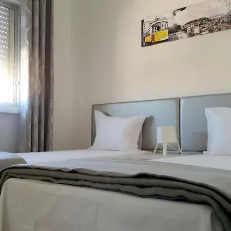With 3 Bedrooms In With Wifi 23 Km From The Beach Apartment Lisbon
